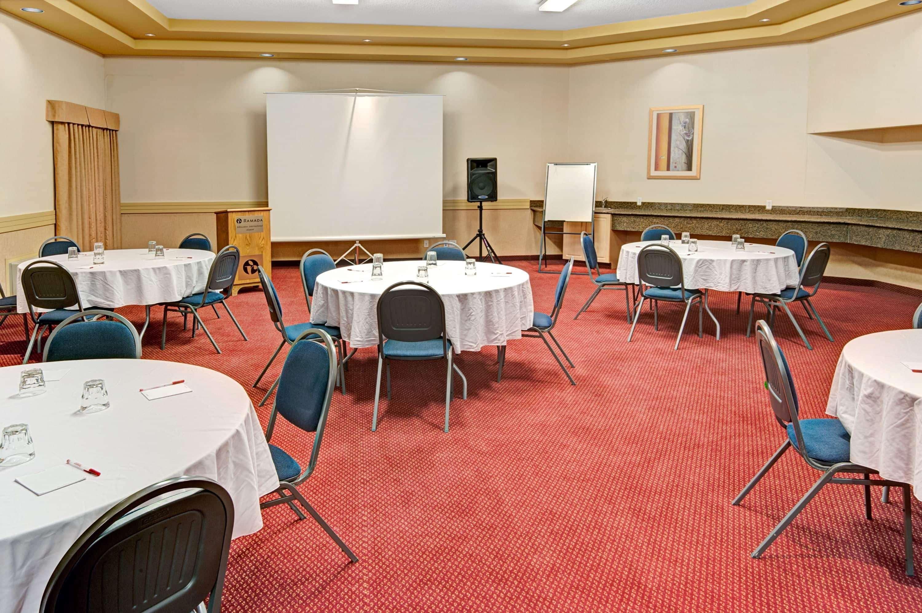 Quality Inn & Suites Edmonton International Airport Leduc Exterior foto
